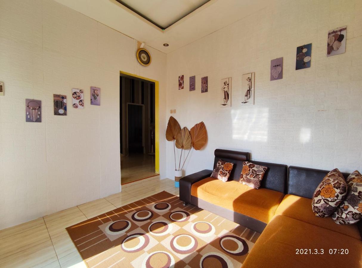 Puncak Pinus And Pool Villa Batu  Buitenkant foto
