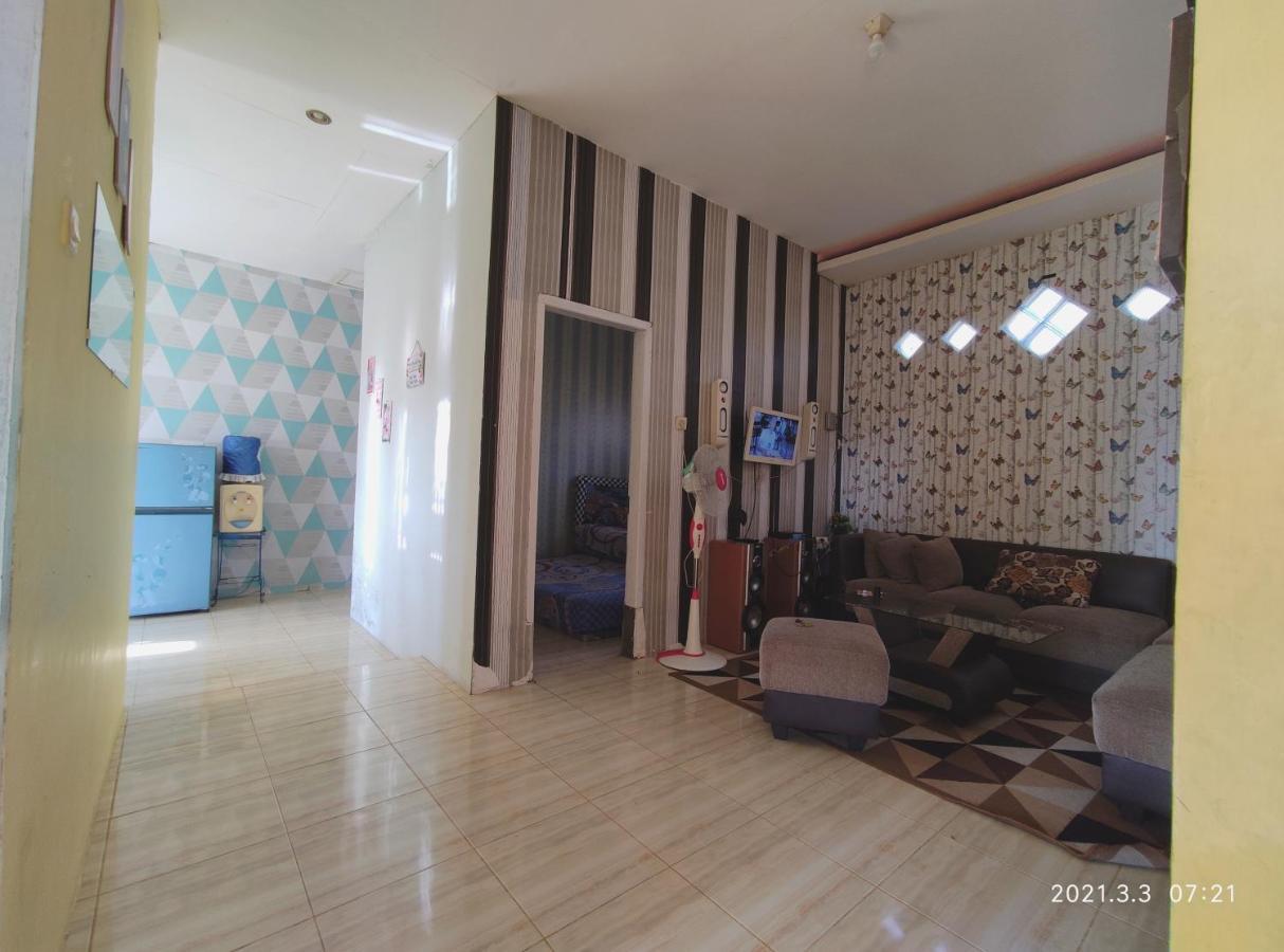 Puncak Pinus And Pool Villa Batu  Buitenkant foto