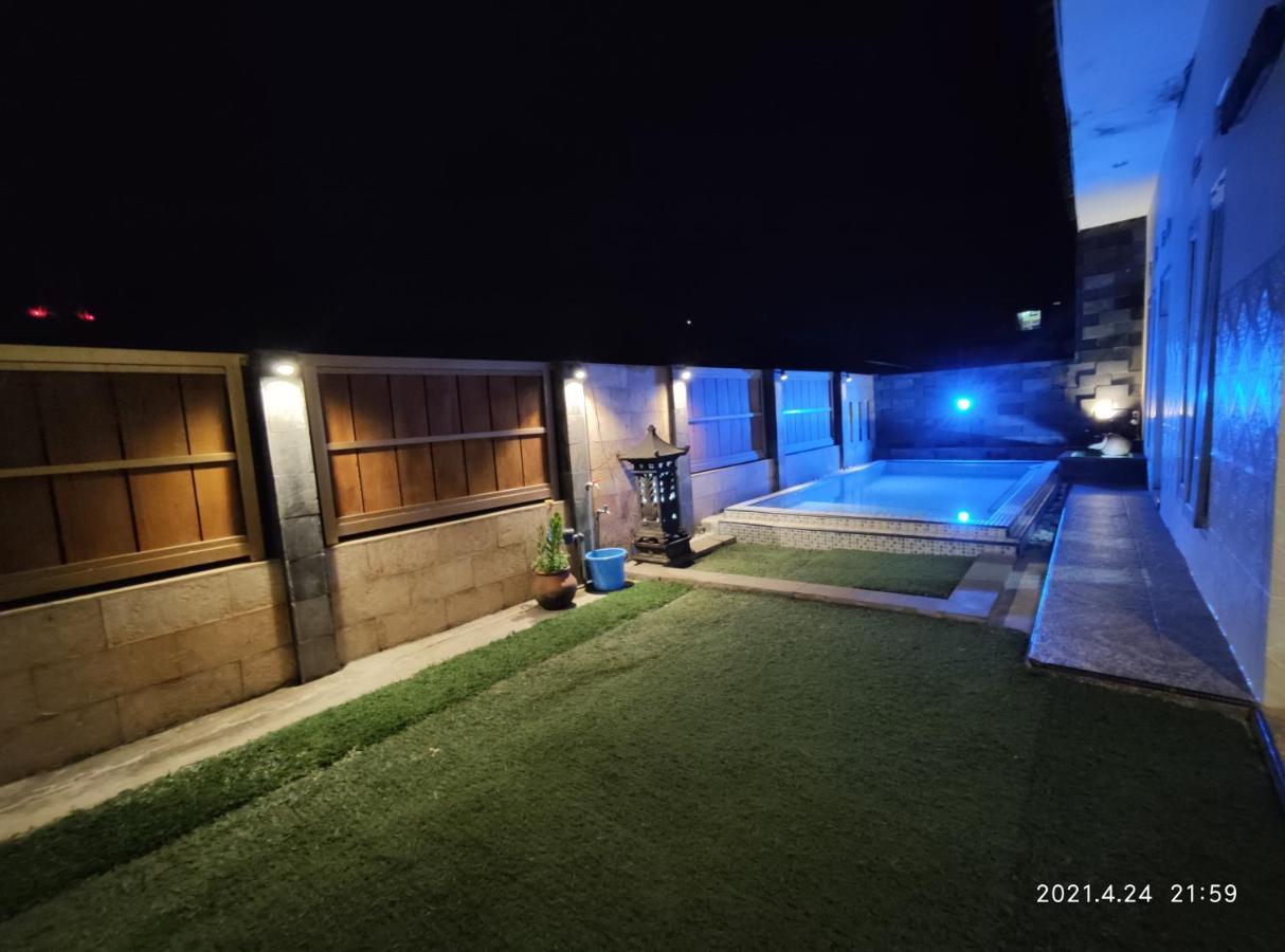Puncak Pinus And Pool Villa Batu  Buitenkant foto