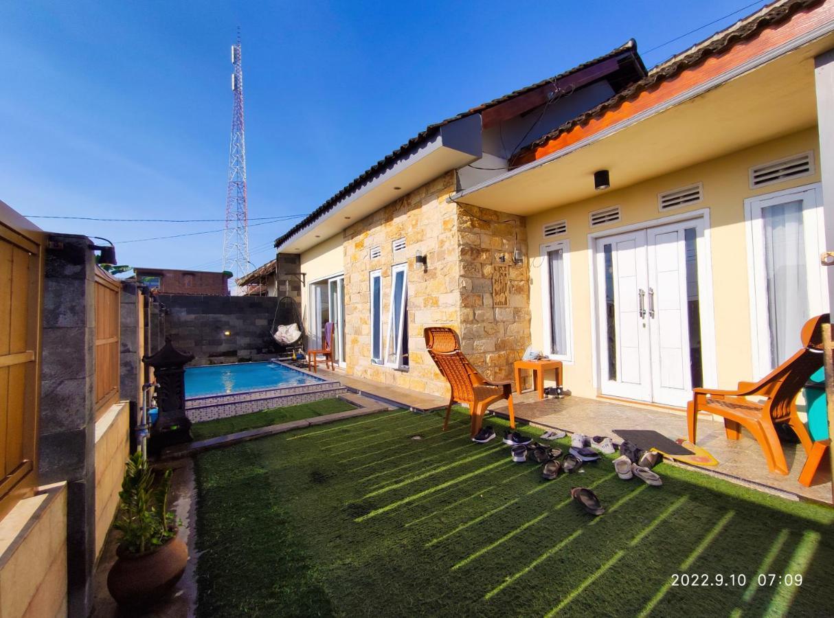 Puncak Pinus And Pool Villa Batu  Buitenkant foto