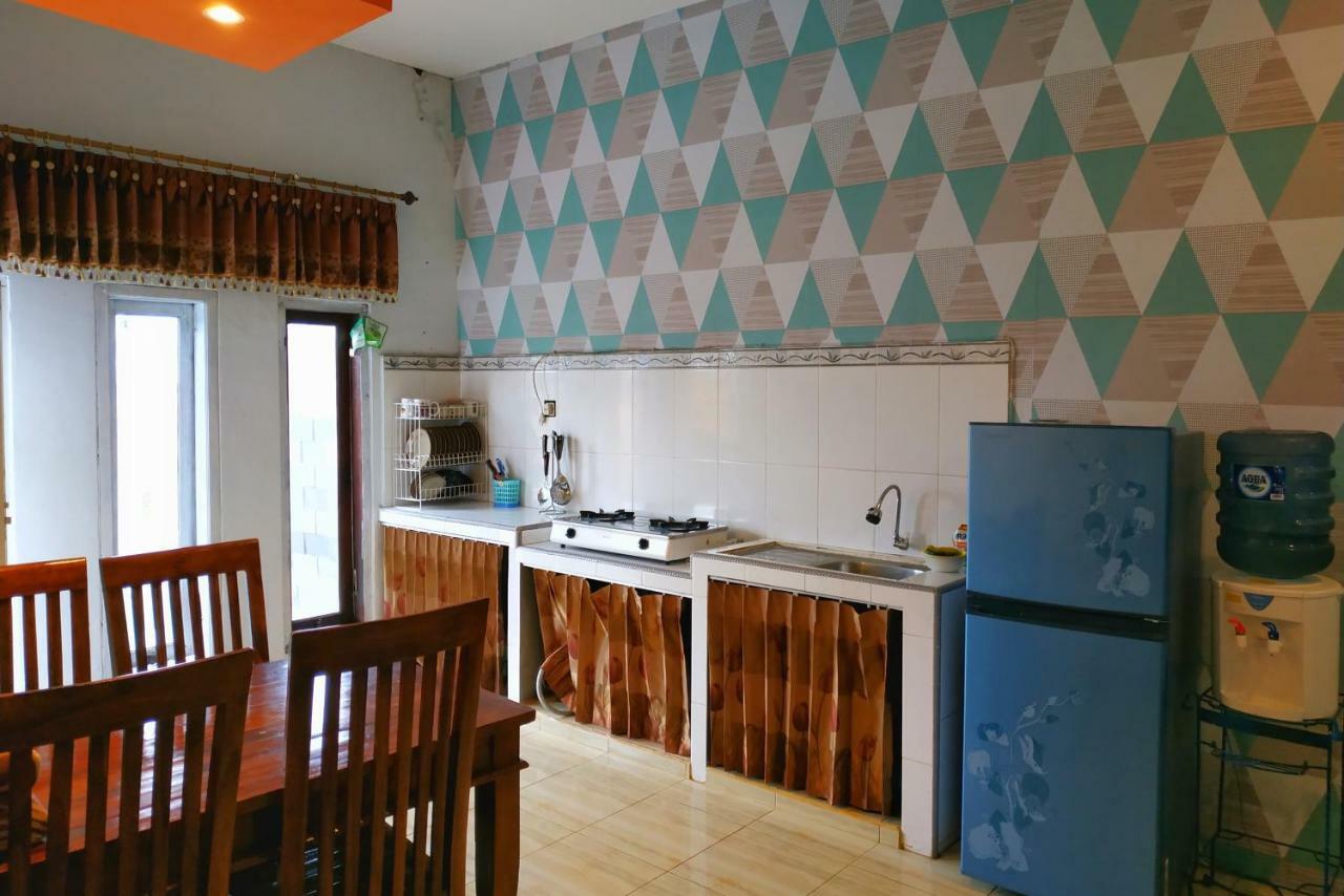 Puncak Pinus And Pool Villa Batu  Buitenkant foto