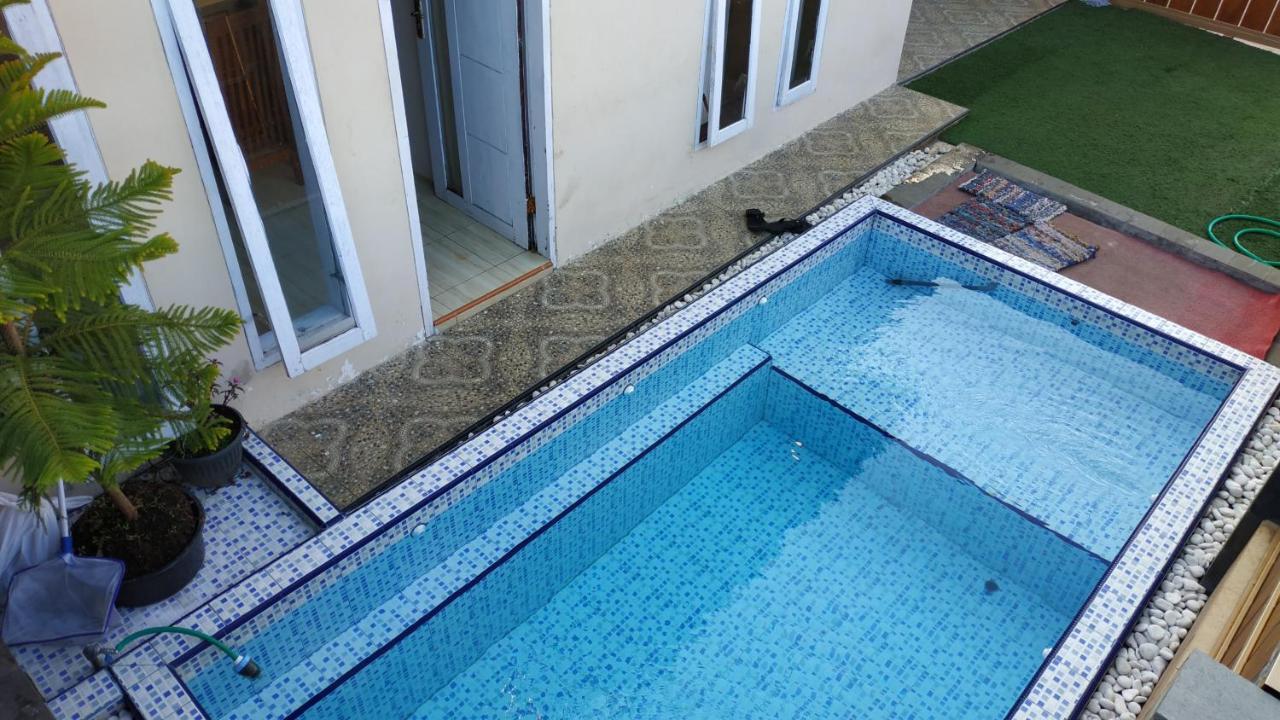 Puncak Pinus And Pool Villa Batu  Buitenkant foto